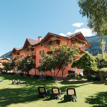 Residence Al Caminetto Molveno Exteriör bild