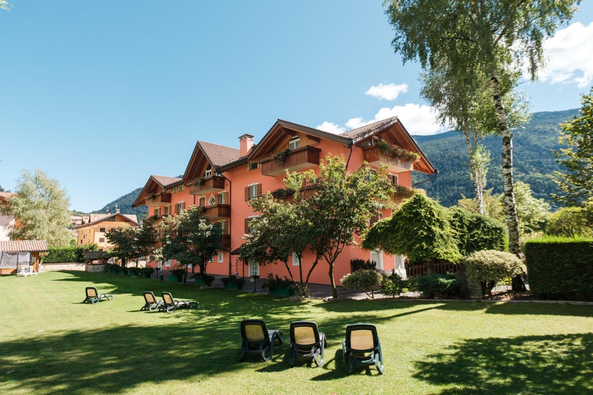 Residence Al Caminetto Molveno Exteriör bild