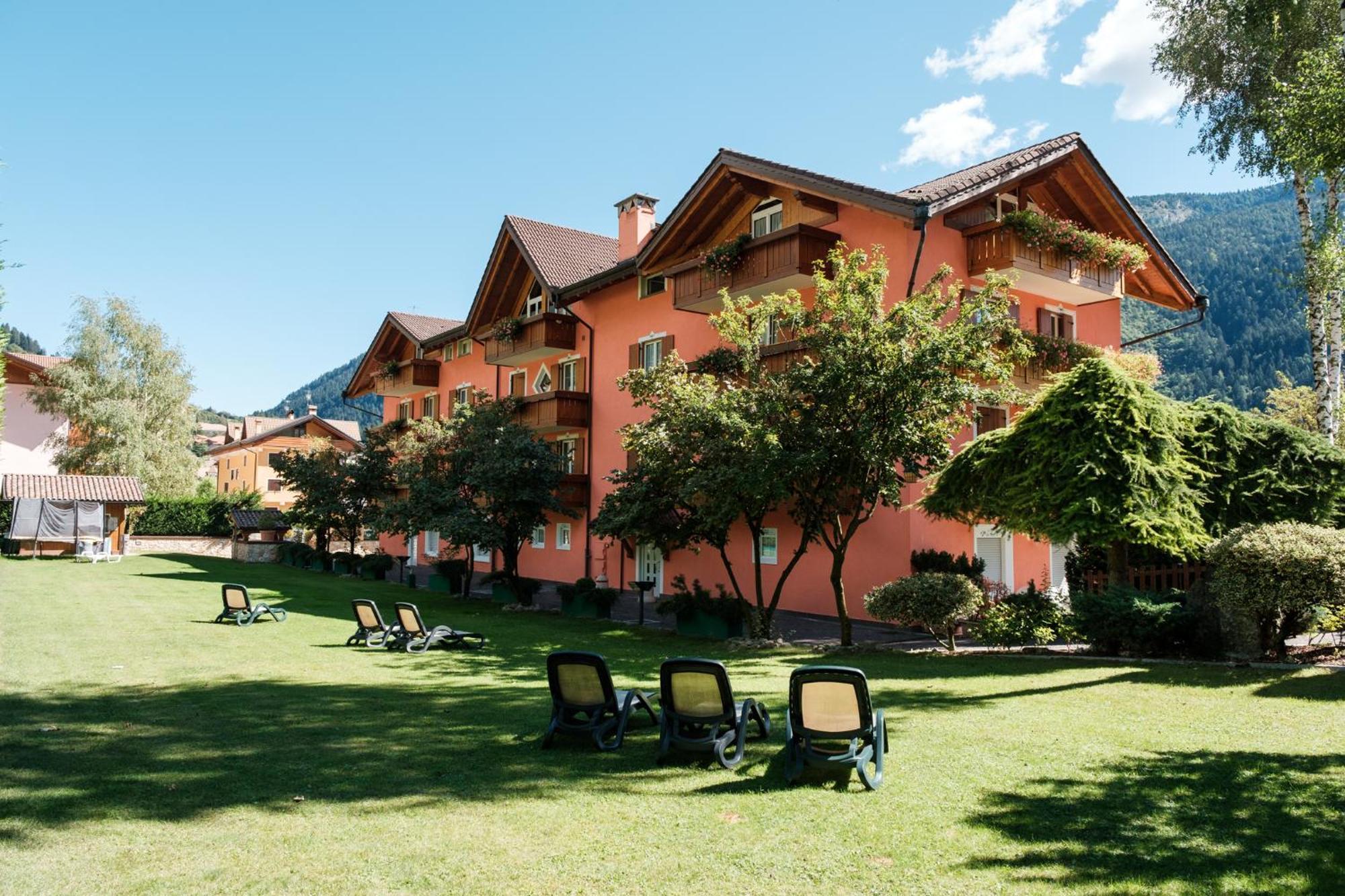 Residence Al Caminetto Molveno Exteriör bild