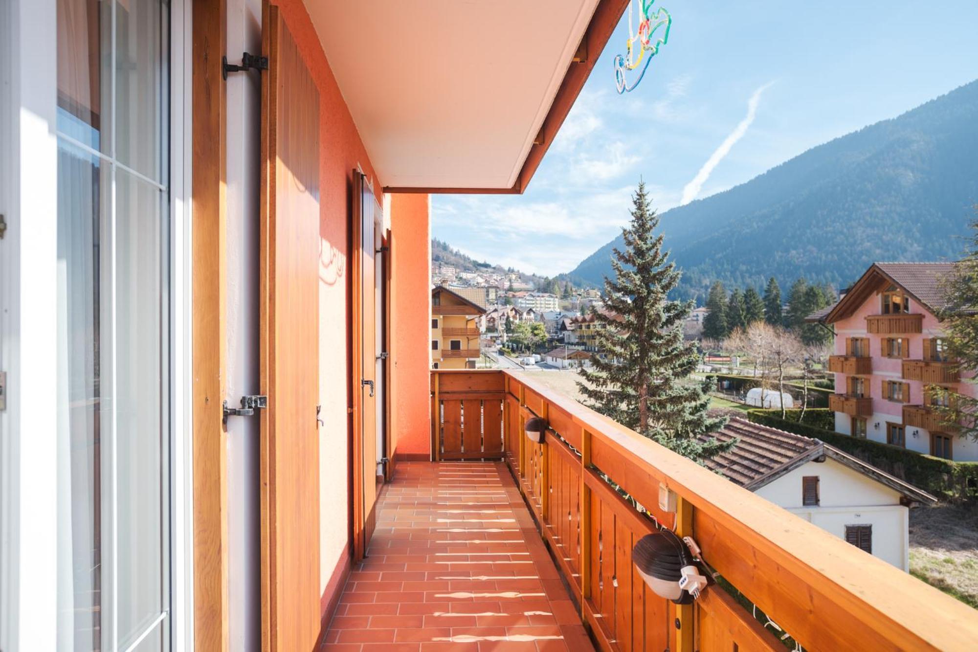 Residence Al Caminetto Molveno Exteriör bild