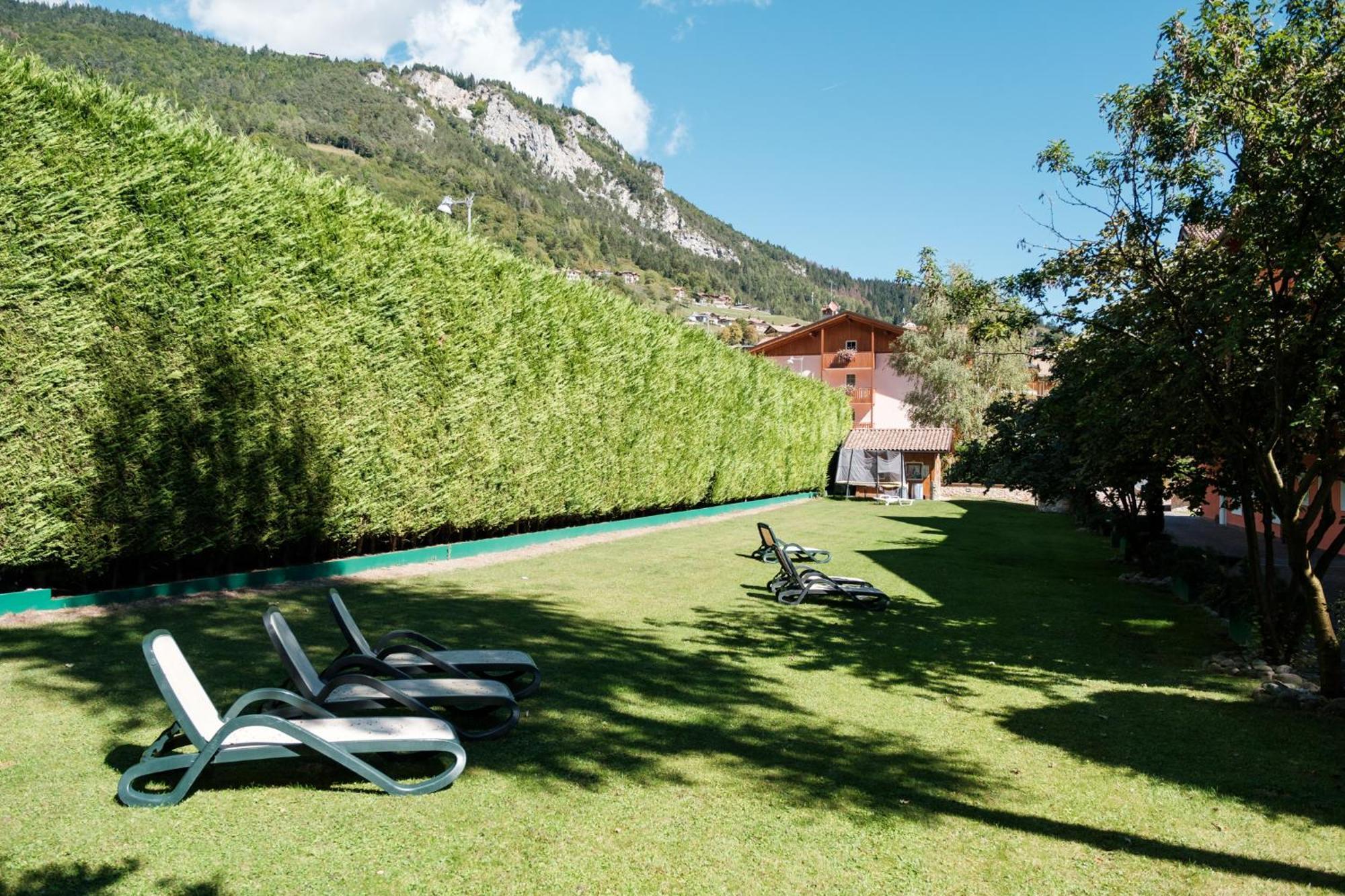 Residence Al Caminetto Molveno Exteriör bild